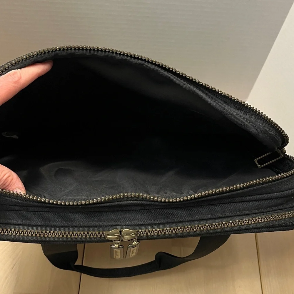 Y2K Eddie Bauer Black Nylon Laptop Case Brass & Leather Trim - No Shoulder Strap